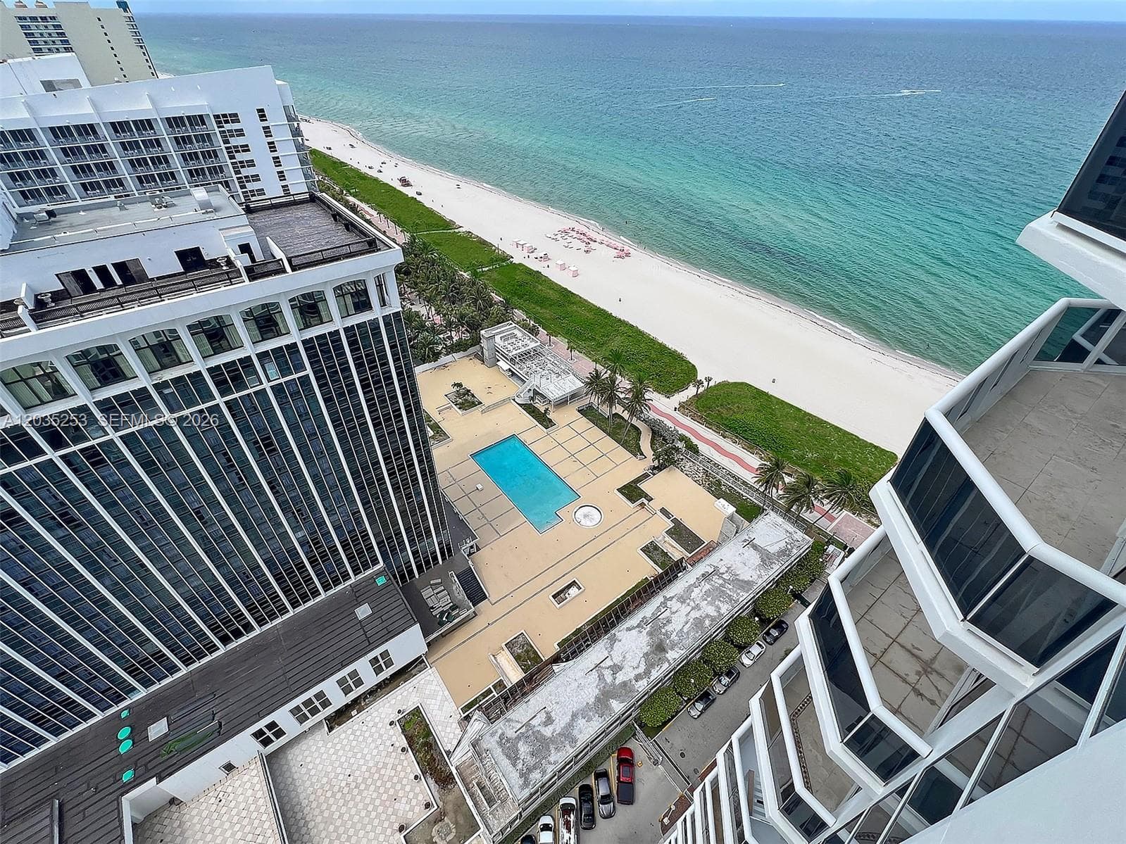 4779 Collins Ave 2708 photo 1