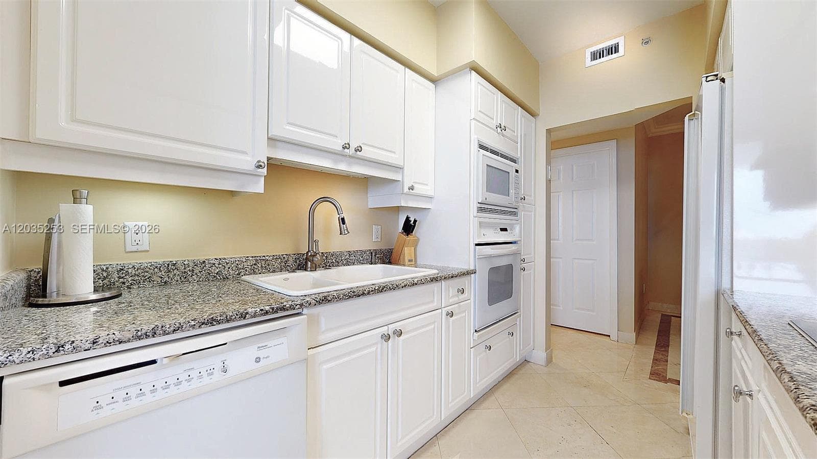 4779 Collins Ave 2708 photo 25