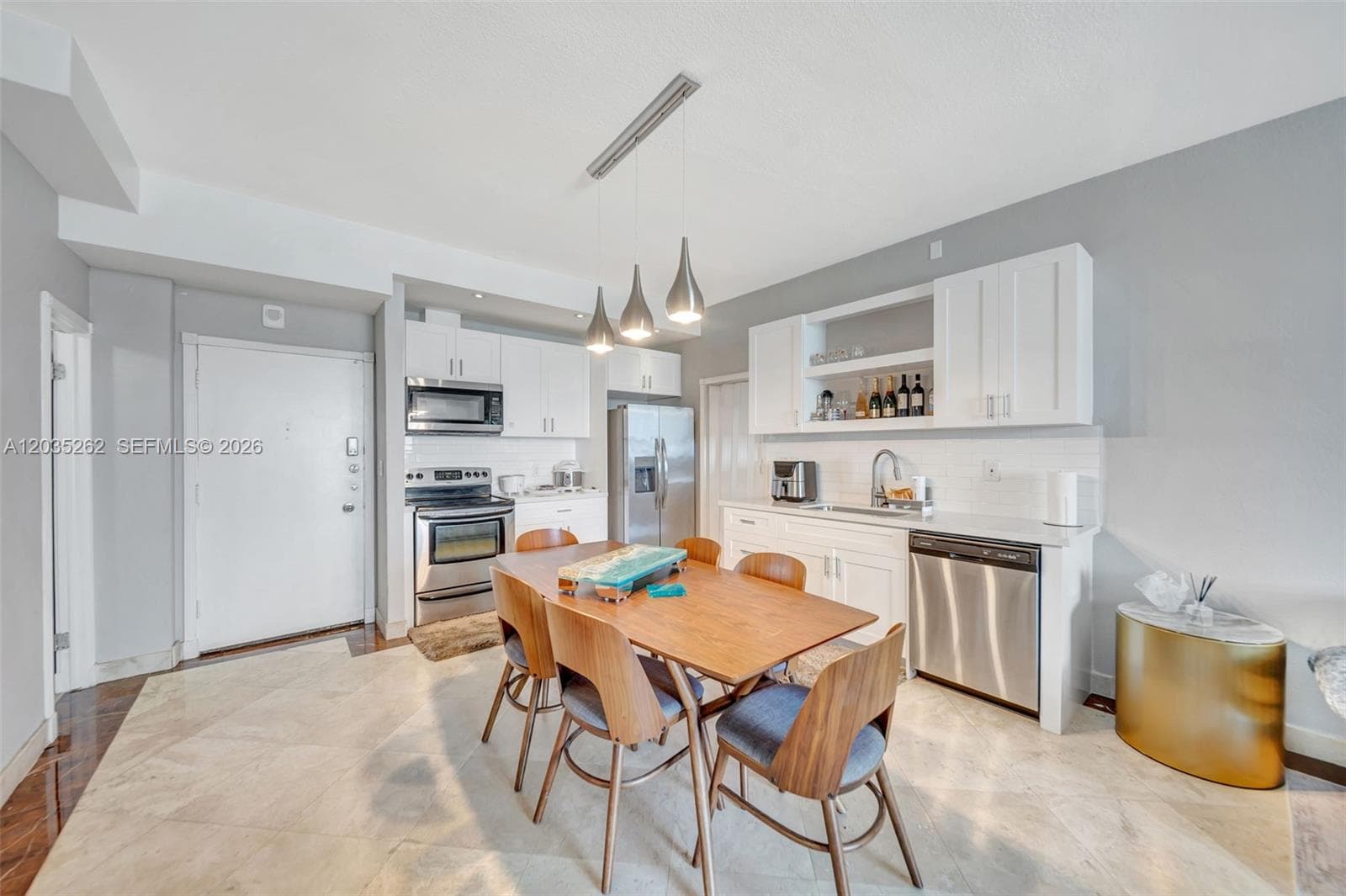5005 Collins Ave PH02 photo 3