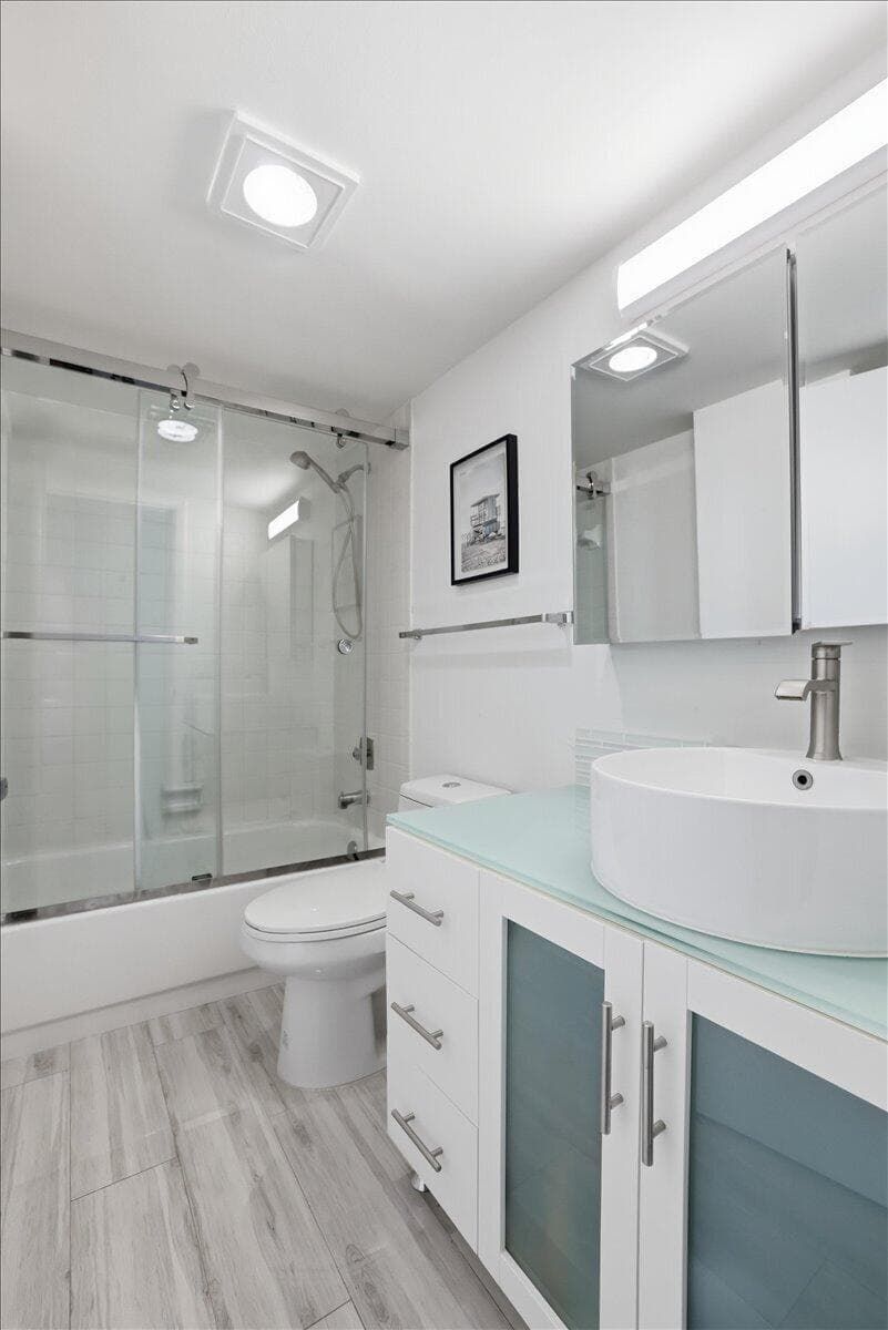 16 Royal Palm Way 205 photo 23