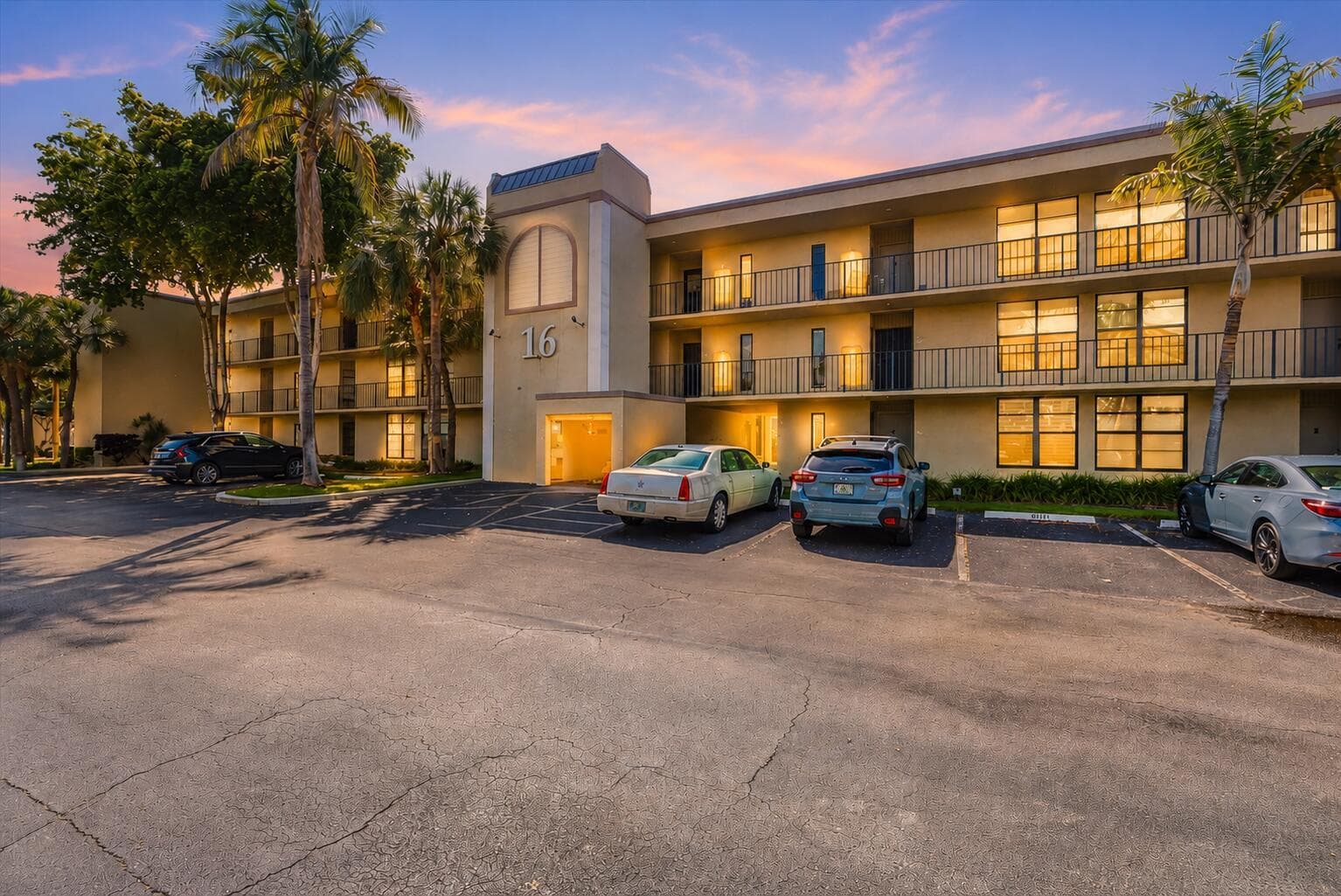 16 Royal Palm Way 205 photo 3