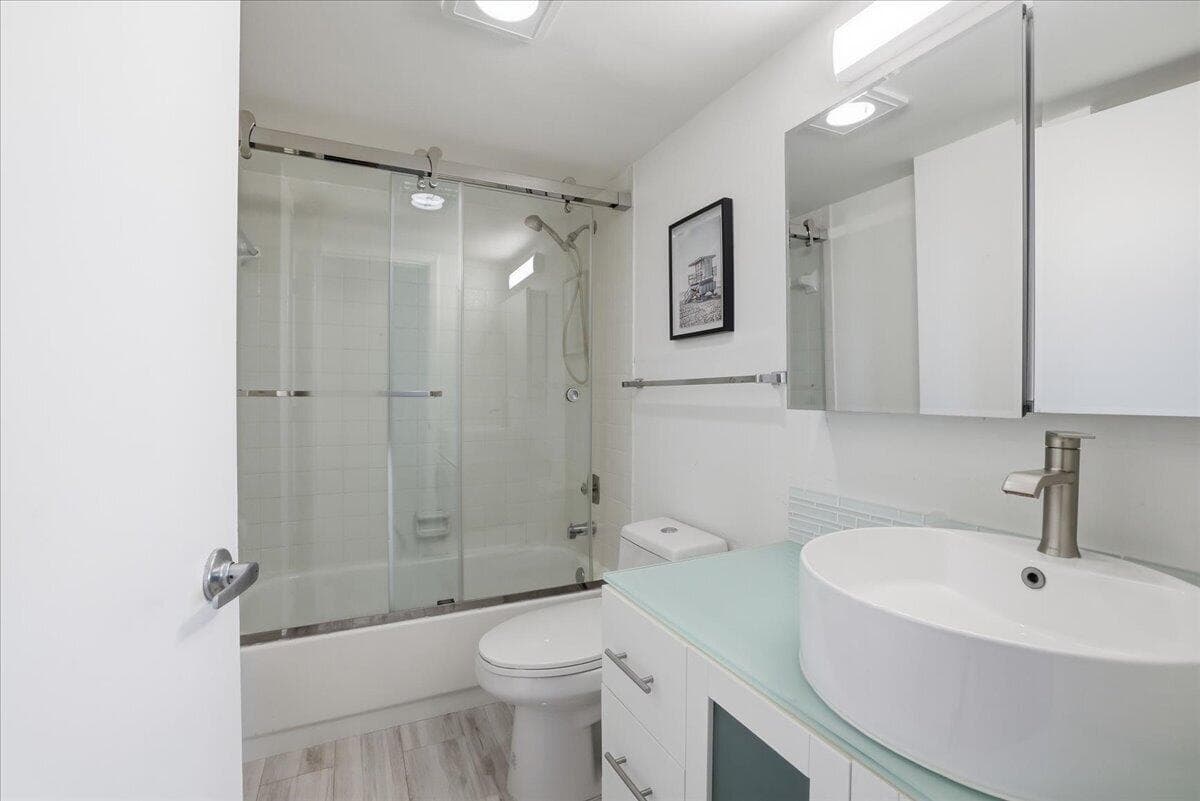 16 Royal Palm Way 205 photo 24