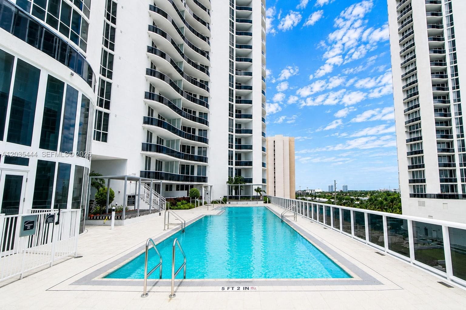 15901 Collins Ave 403 photo 23