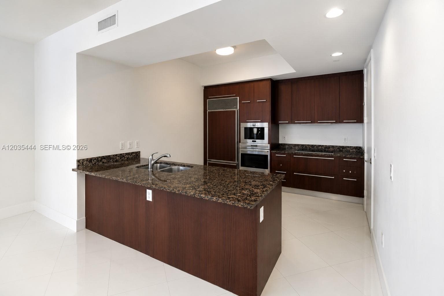15901 Collins Ave 403 photo 6