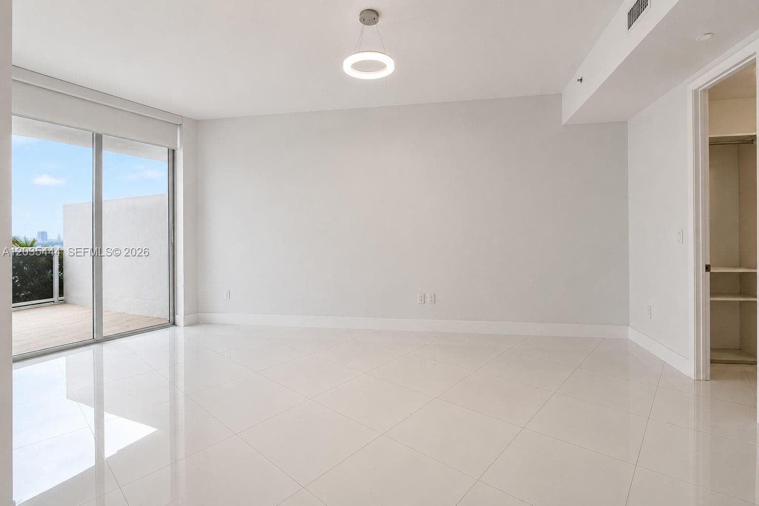 15901 Collins Ave 403 photo 17