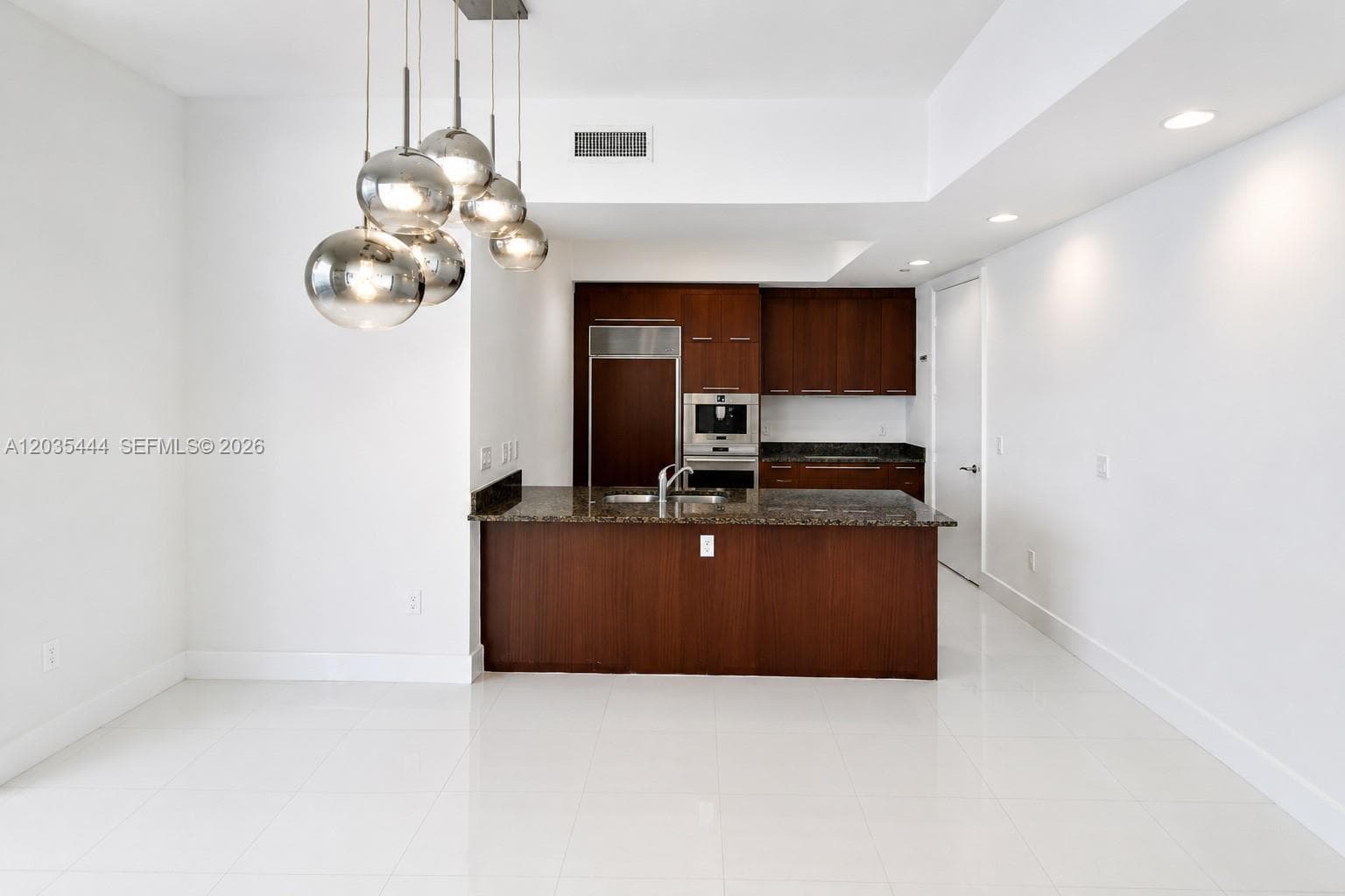 15901 Collins Ave 403 photo 7