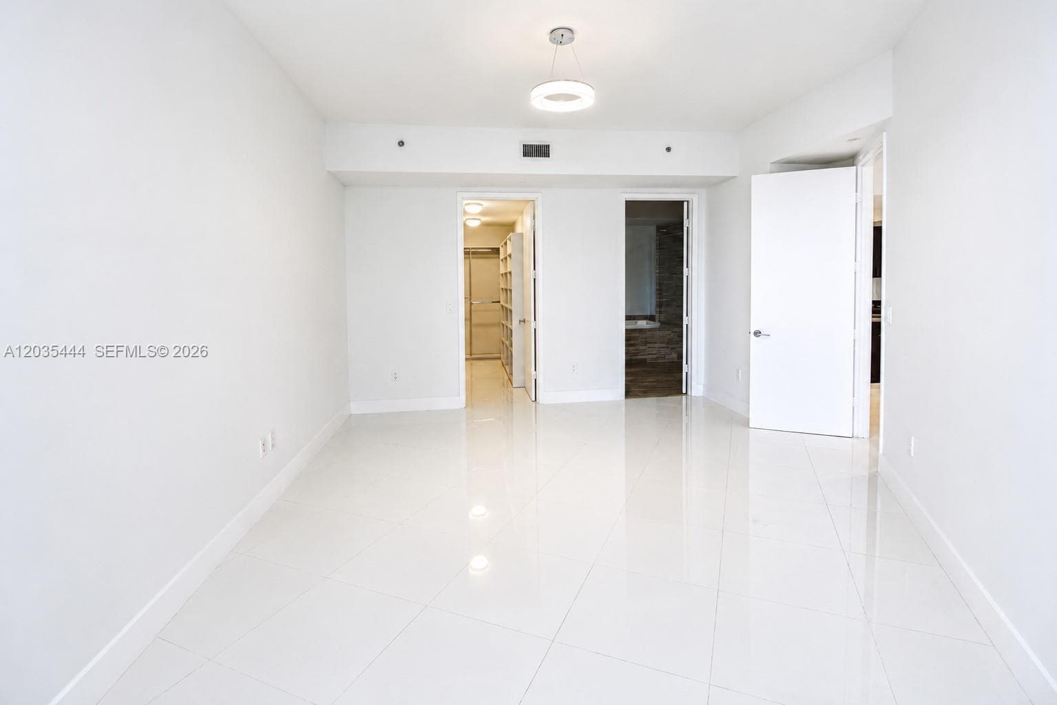 15901 Collins Ave 403 photo 10