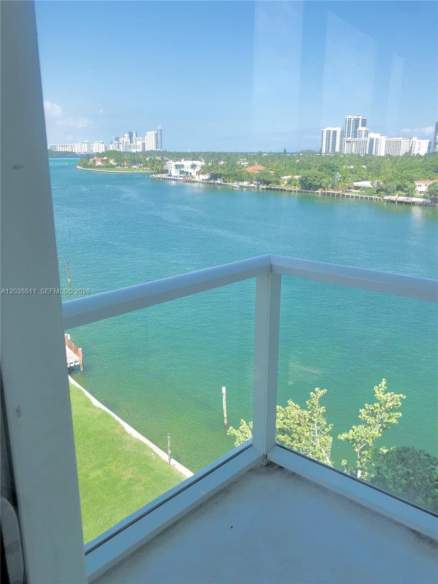 9901 E Bay Harbor Dr 802 photo 1