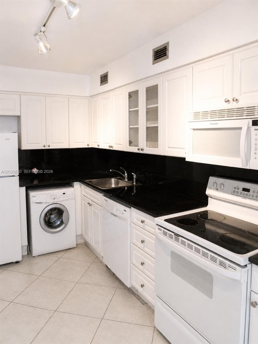 6770 Indian Creek Dr 6R photo 2