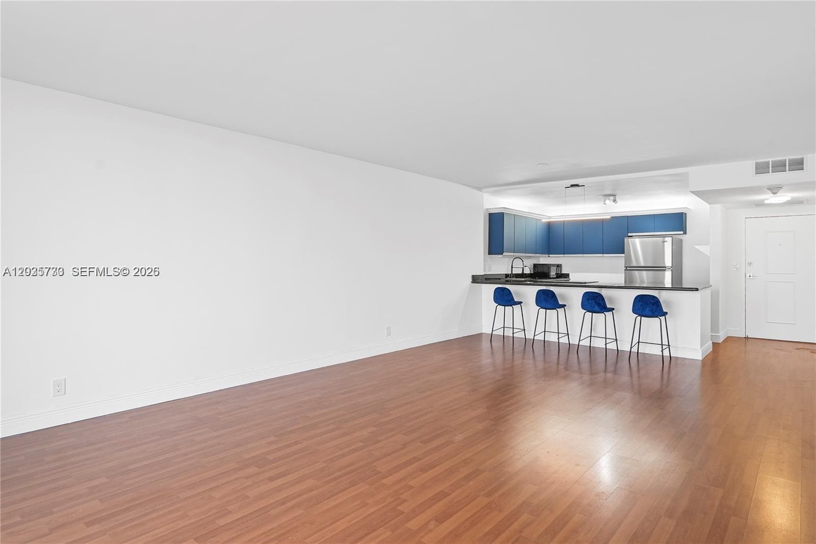 2500 Parkview Dr 1503 photo 12