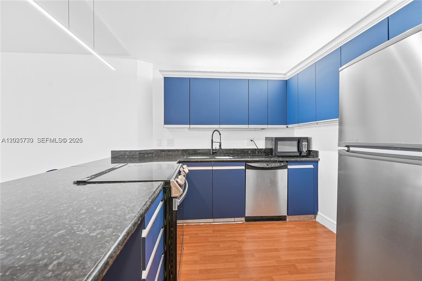2500 Parkview Dr 1503 photo 3