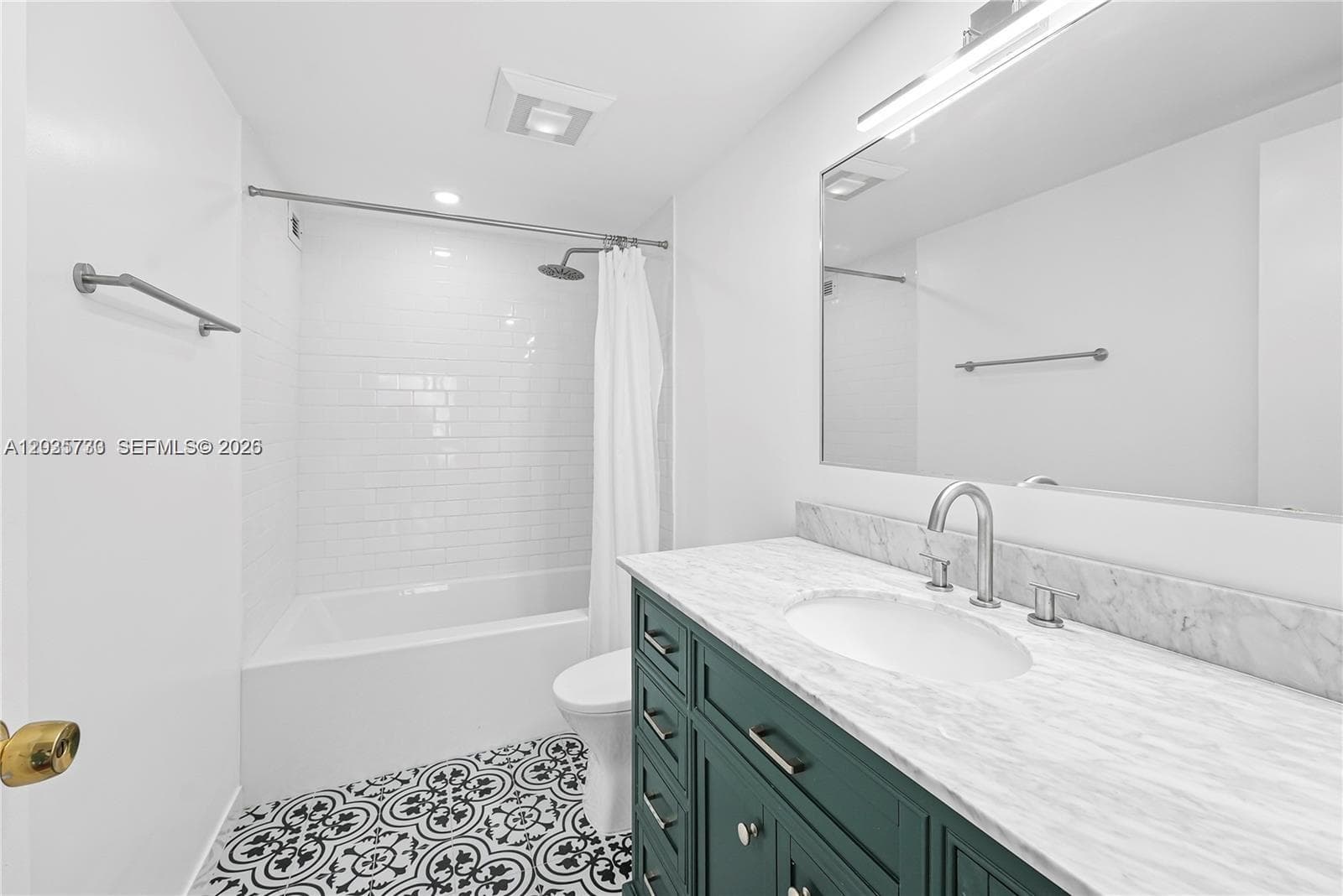 2500 Parkview Dr 1503 photo 15