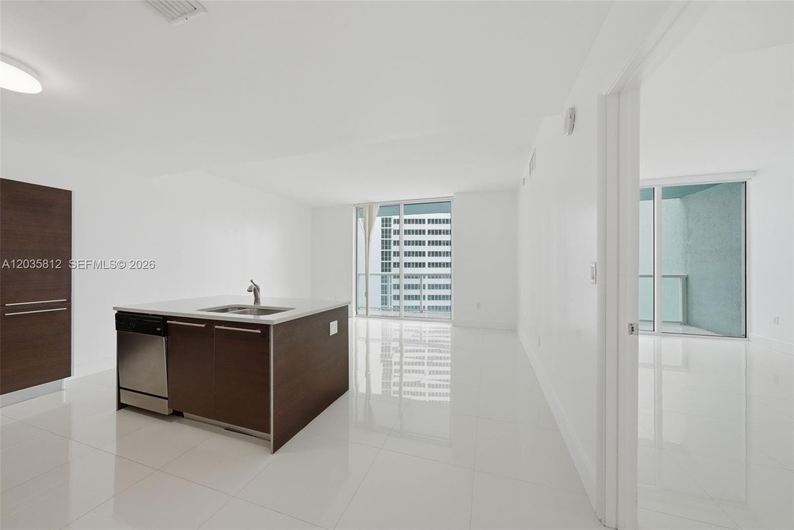 1900 N Bayshore Dr 2207 photo 3