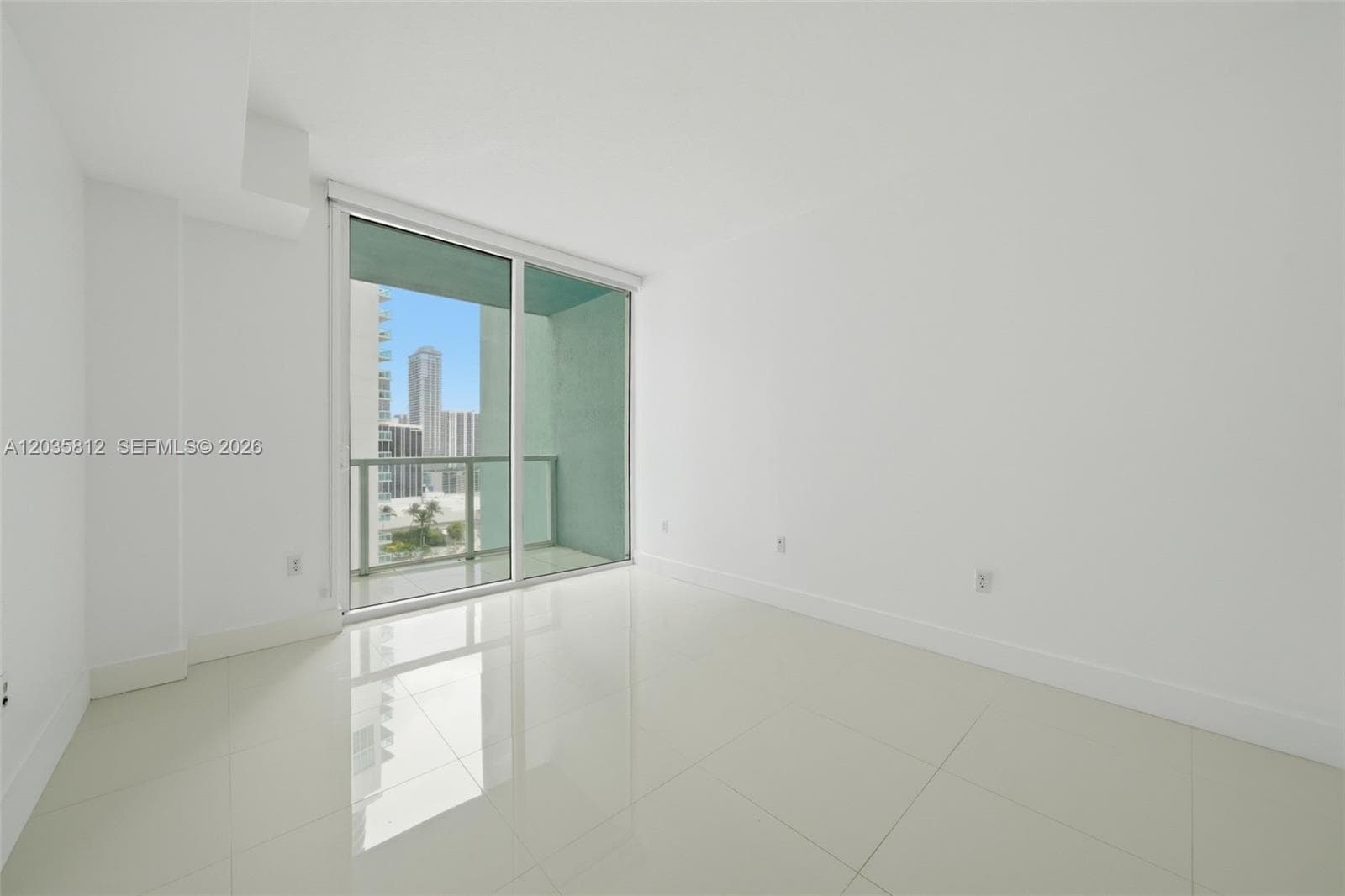 1900 N Bayshore Dr 2207 photo 5