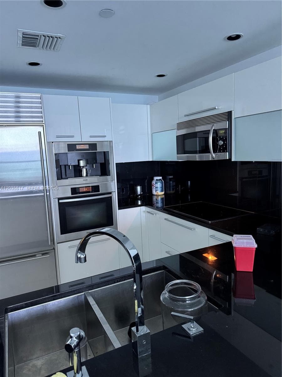 17121 Collins Ave 1906 photo 8