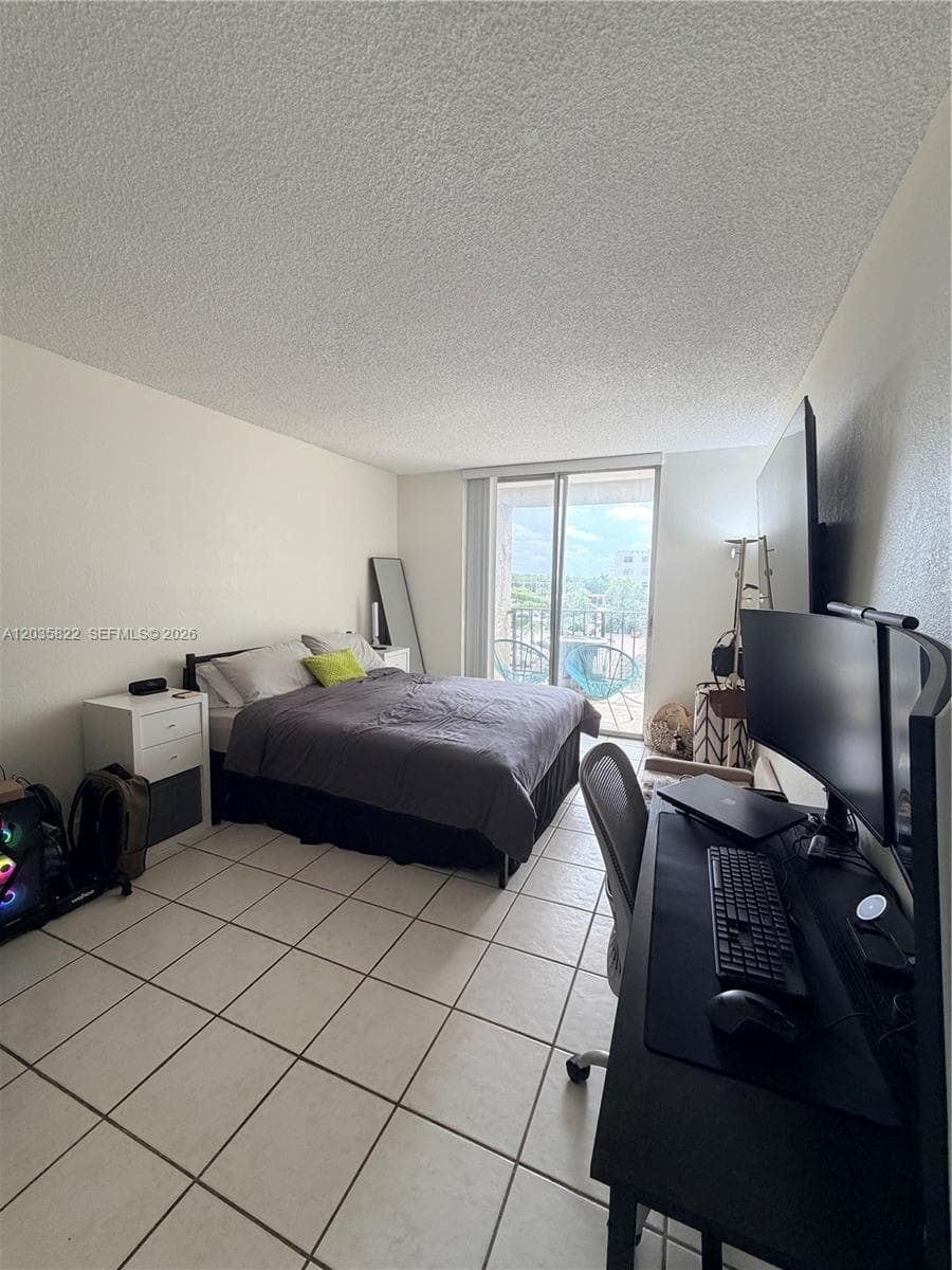 2903 N Miami Beach Blvd 406 photo 2