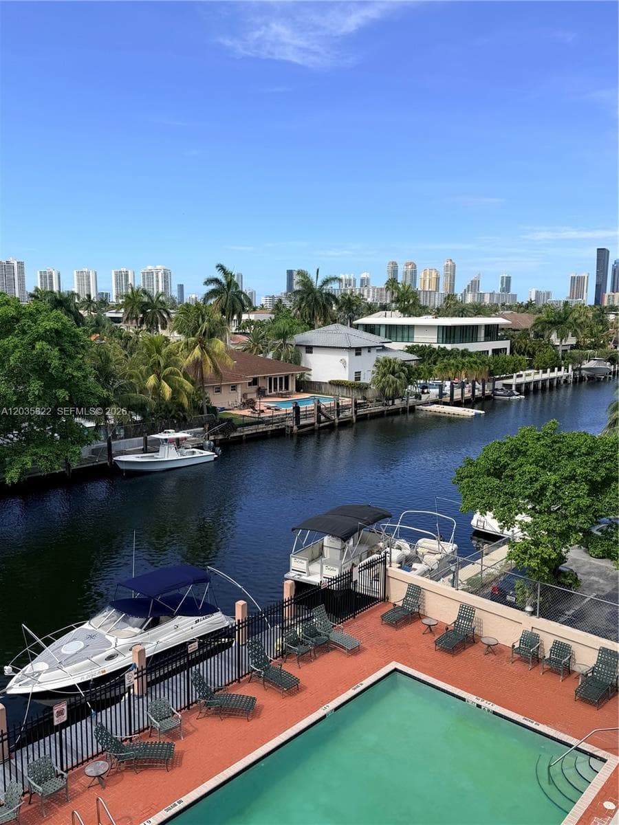2903 N Miami Beach Blvd 406 photo 1