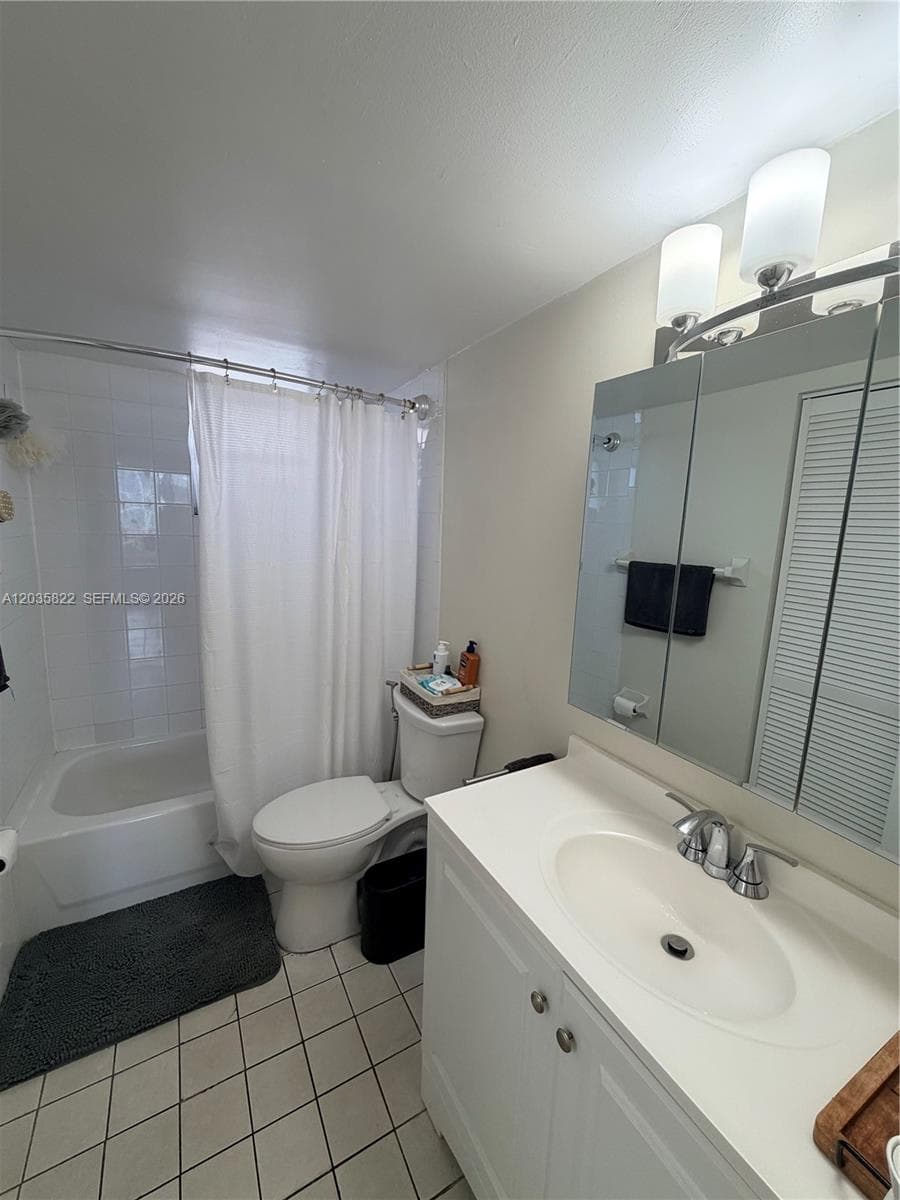 2903 N Miami Beach Blvd 406 photo 14