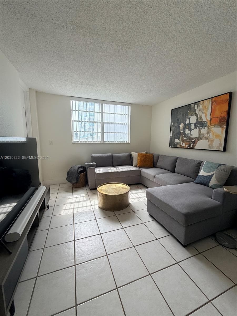 2903 N Miami Beach Blvd 406 photo 4