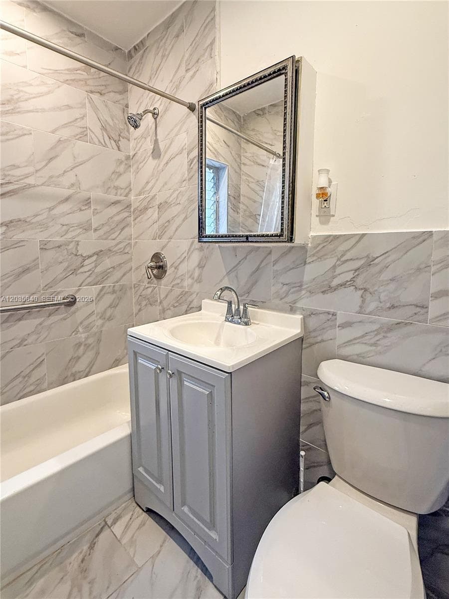 3390 SW 75th Ave B photo 8