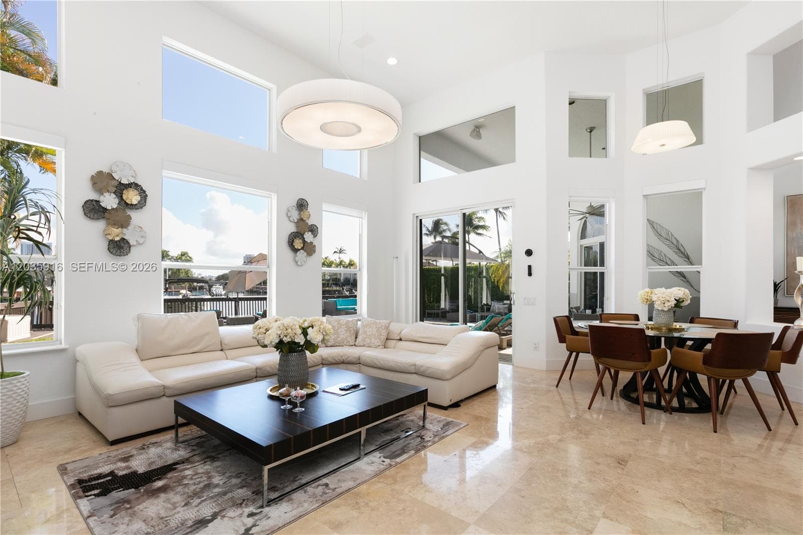 954 Sanibel Dr 954 photo 3