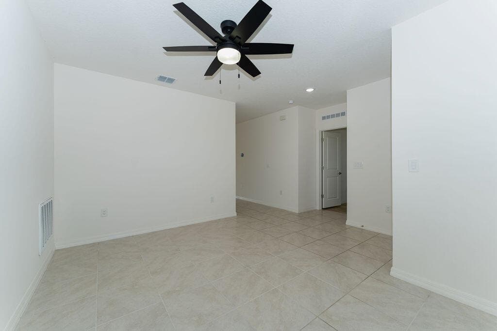 138 SW Carter Avenue photo 21