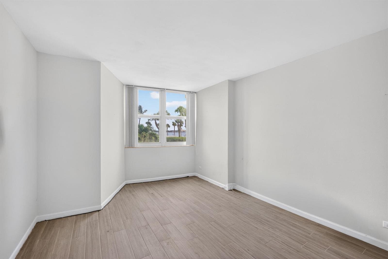 2800 N Flagler Drive 202 photo 17