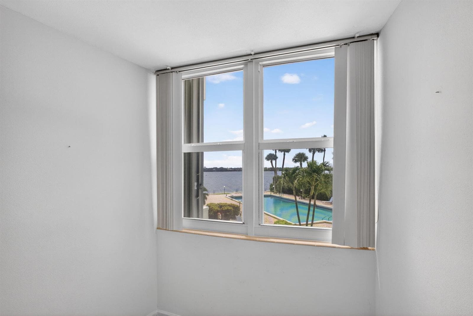 2800 N Flagler Drive 202 photo 18