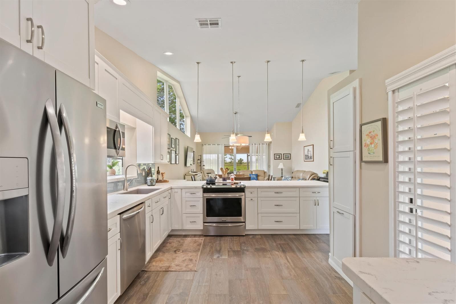 1401 Mahogany Place photo 12