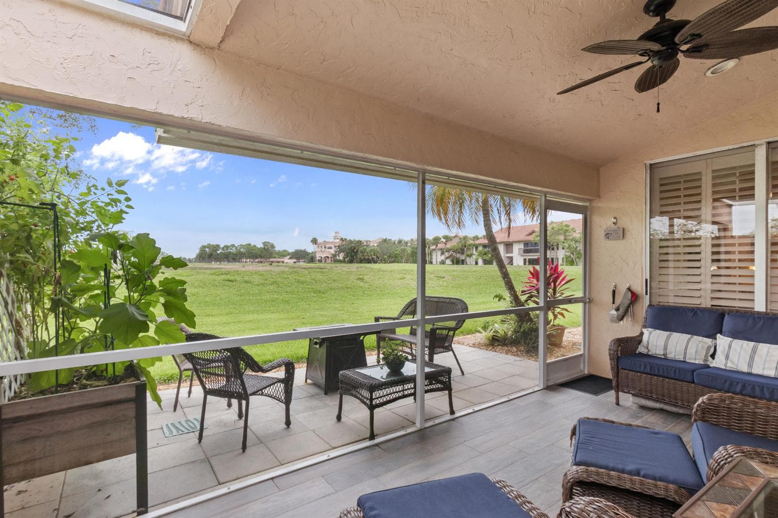1401 Mahogany Place photo 1