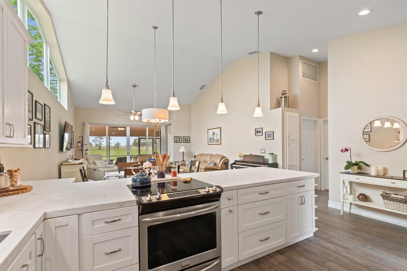 1401 Mahogany Place photo 11