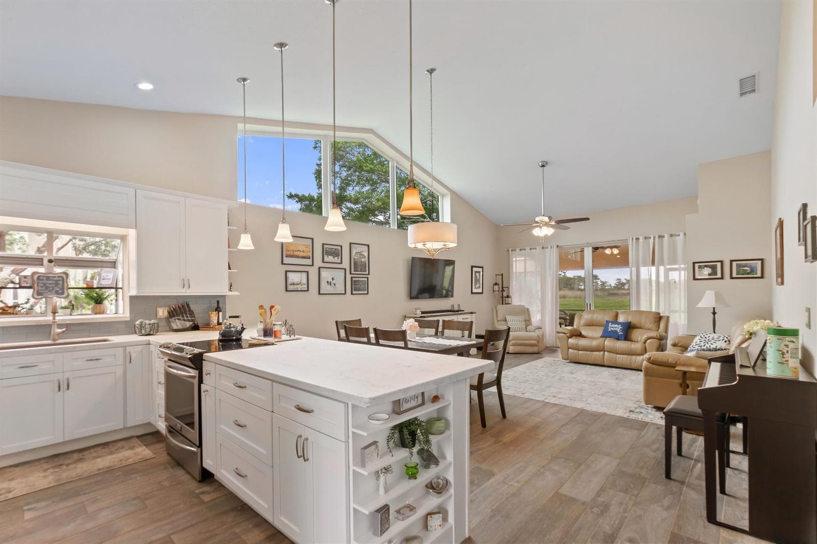 1401 Mahogany Place photo 8