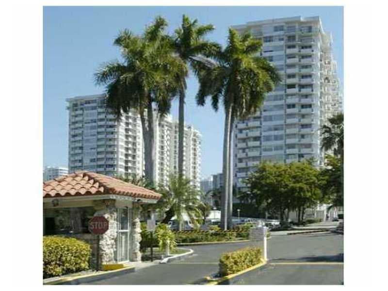 18031 Biscayne Boulevard 1004 photo 9