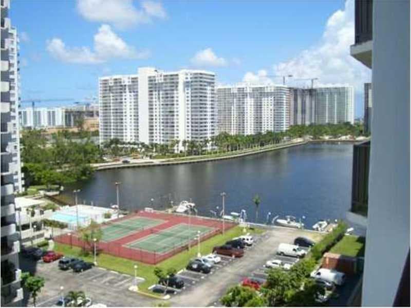 18031 Biscayne Boulevard 1004 photo 10