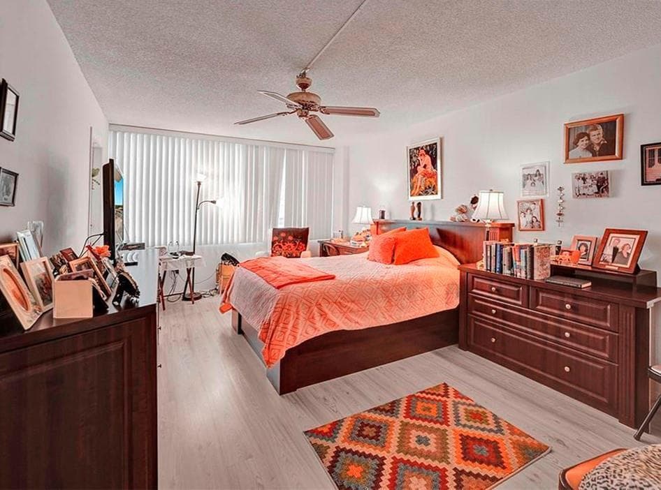18031 Biscayne Boulevard 1004 photo 4