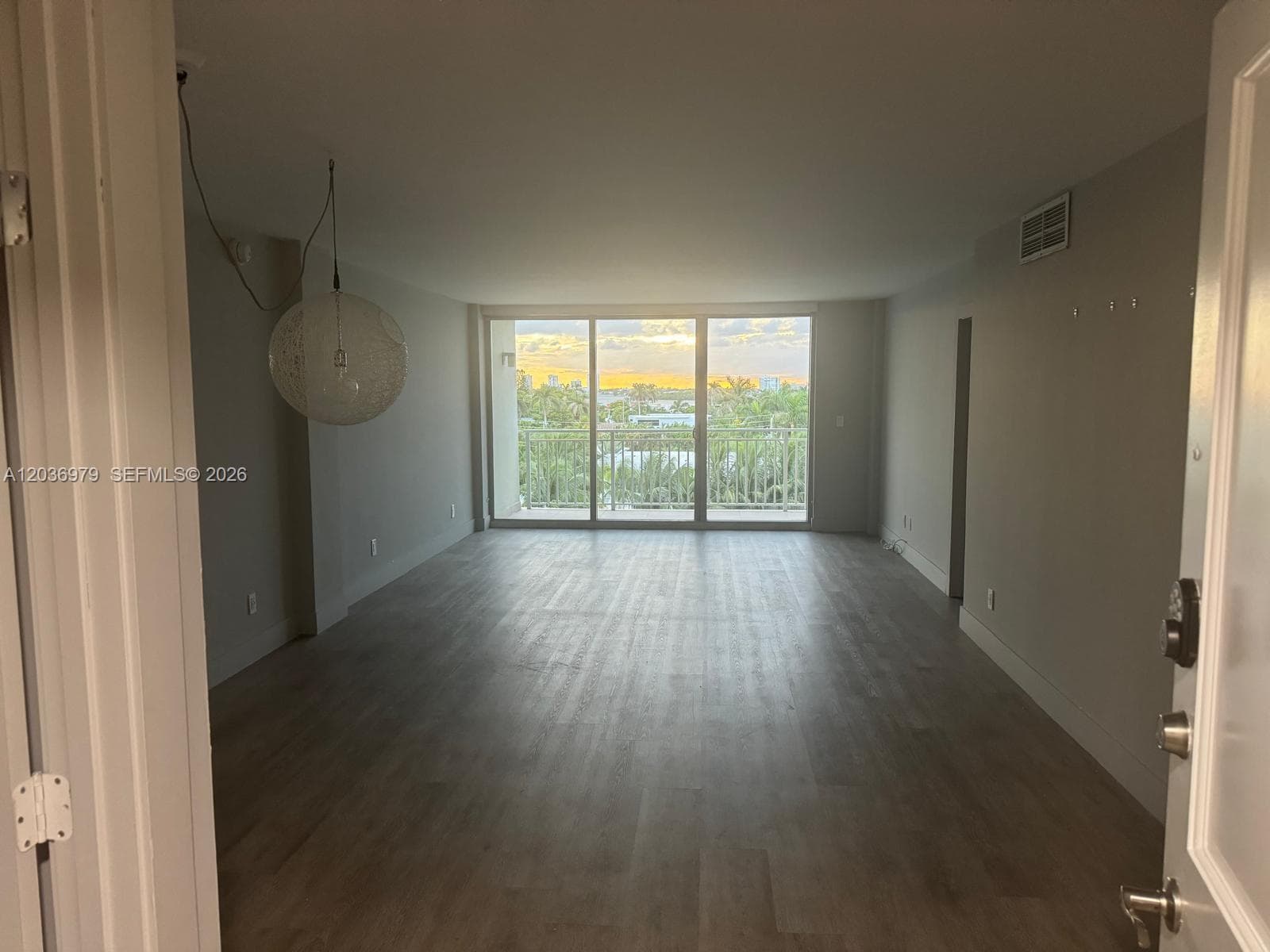 9500 W Bay Harbor Dr 6C photo 2