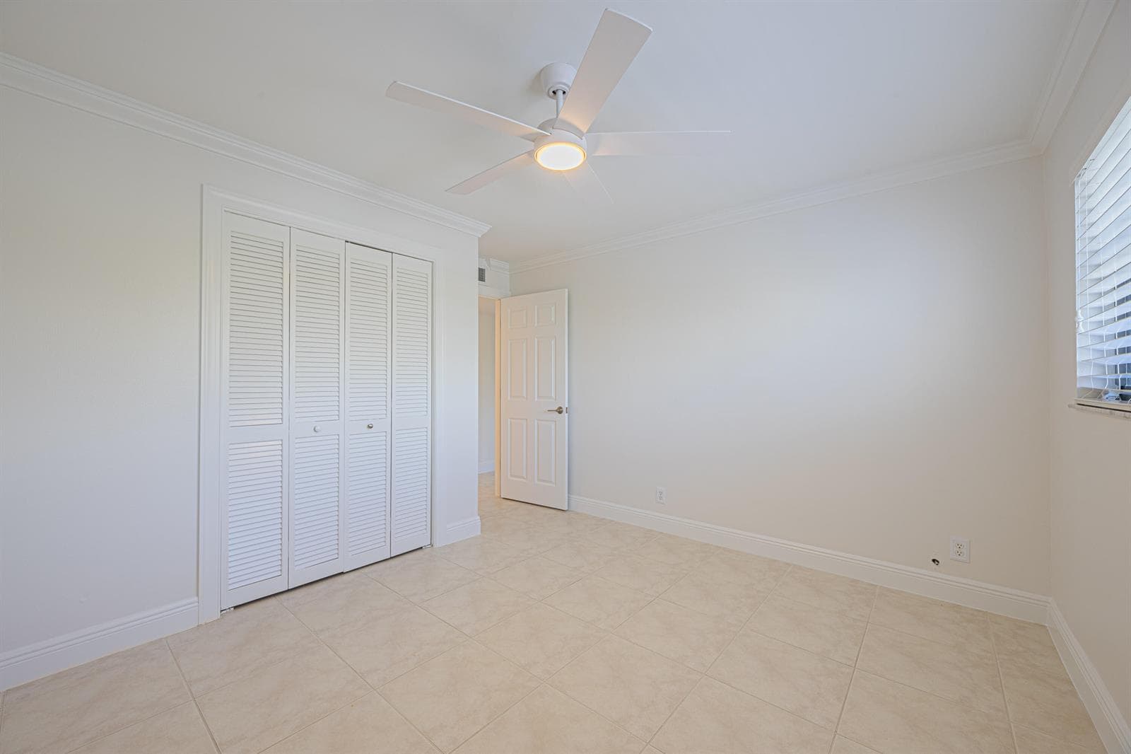 801 Palm Trail 9 photo 24