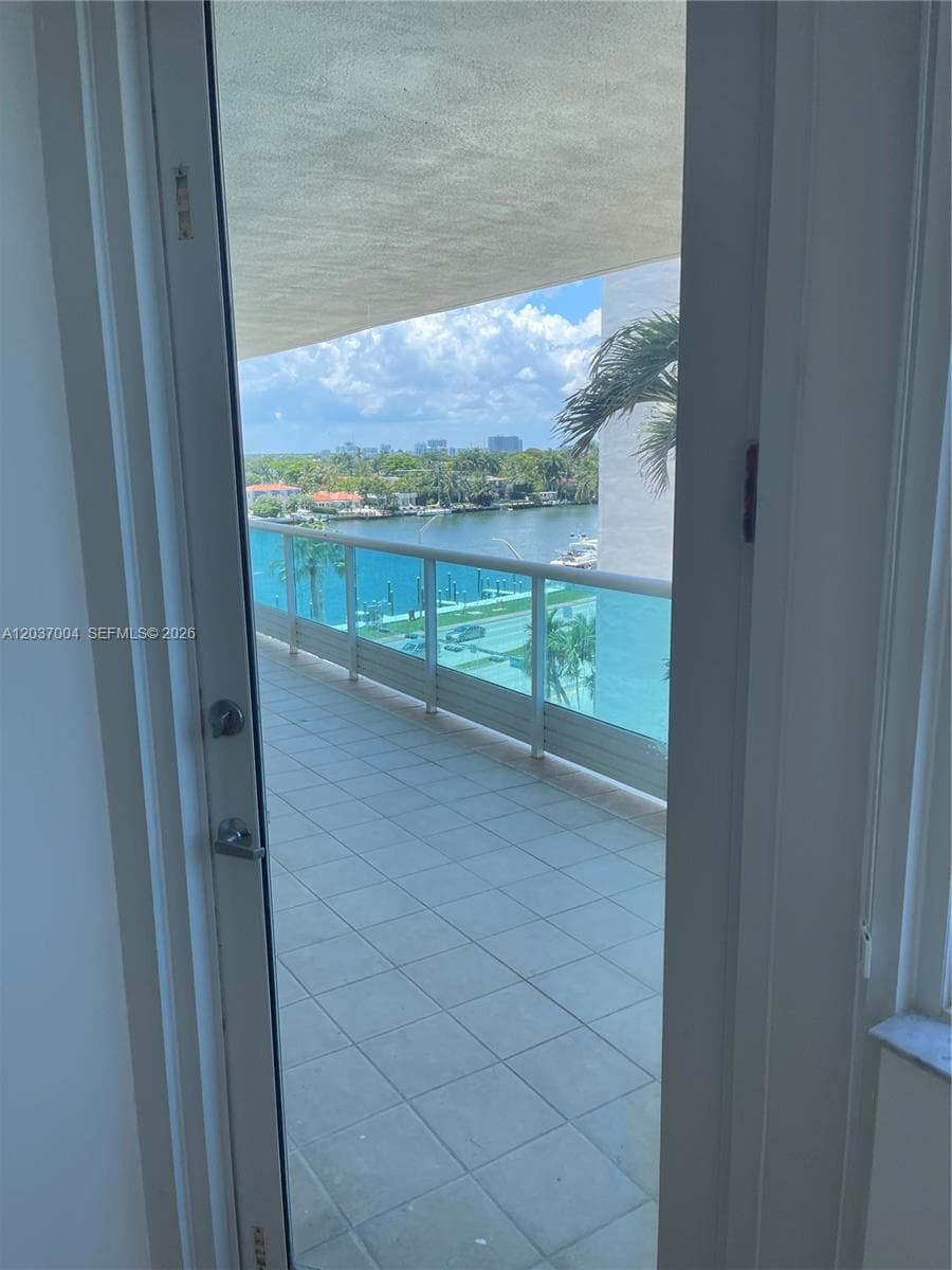 5025 Collins Ave 601 photo 23