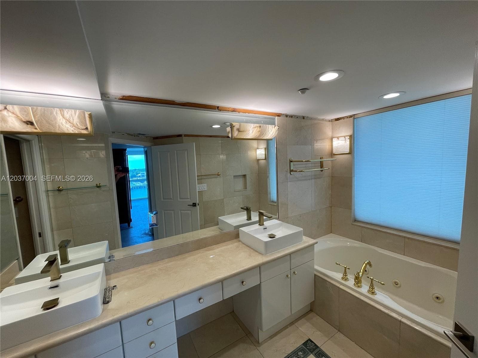5025 Collins Ave 601 photo 16