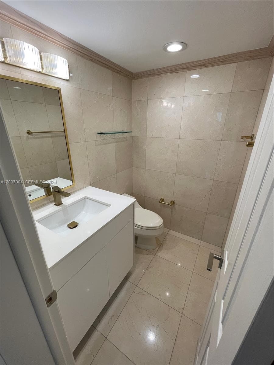 5025 Collins Ave 601 photo 21