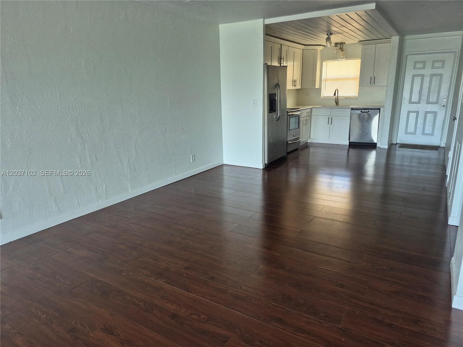 1617 SE 15th St 605 photo 4