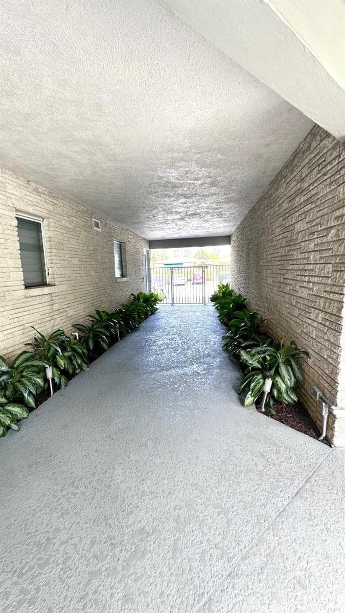 414 Seasage Drive 0030 photo 3