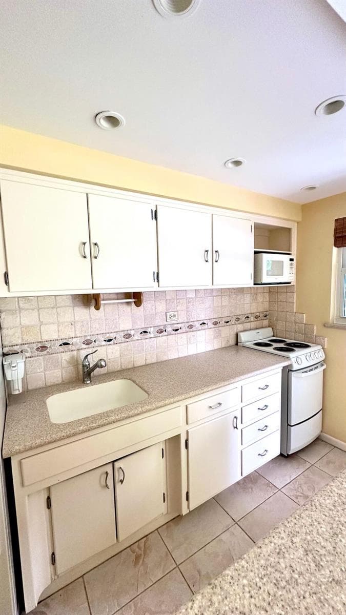 414 Seasage Drive 0030 photo 11