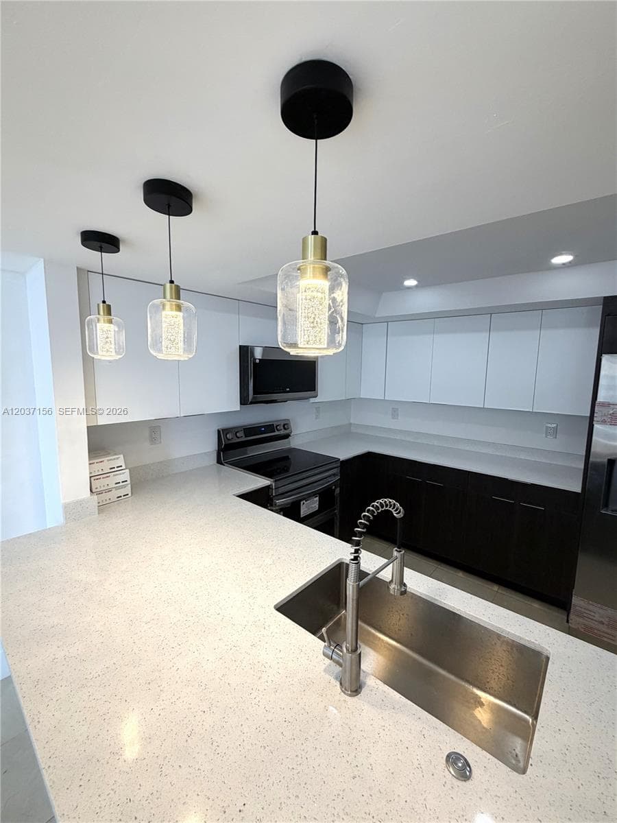 520 Brickell Key Dr A1005 photo 18