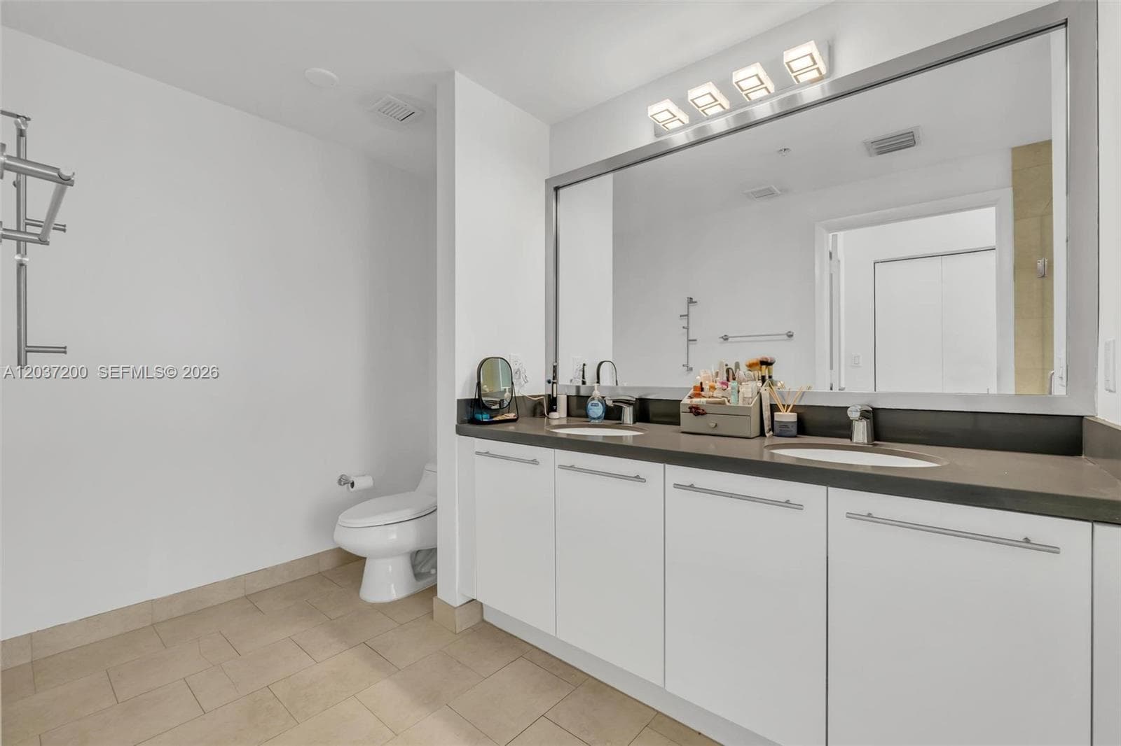 90 SW 3rd St 4303 photo 20