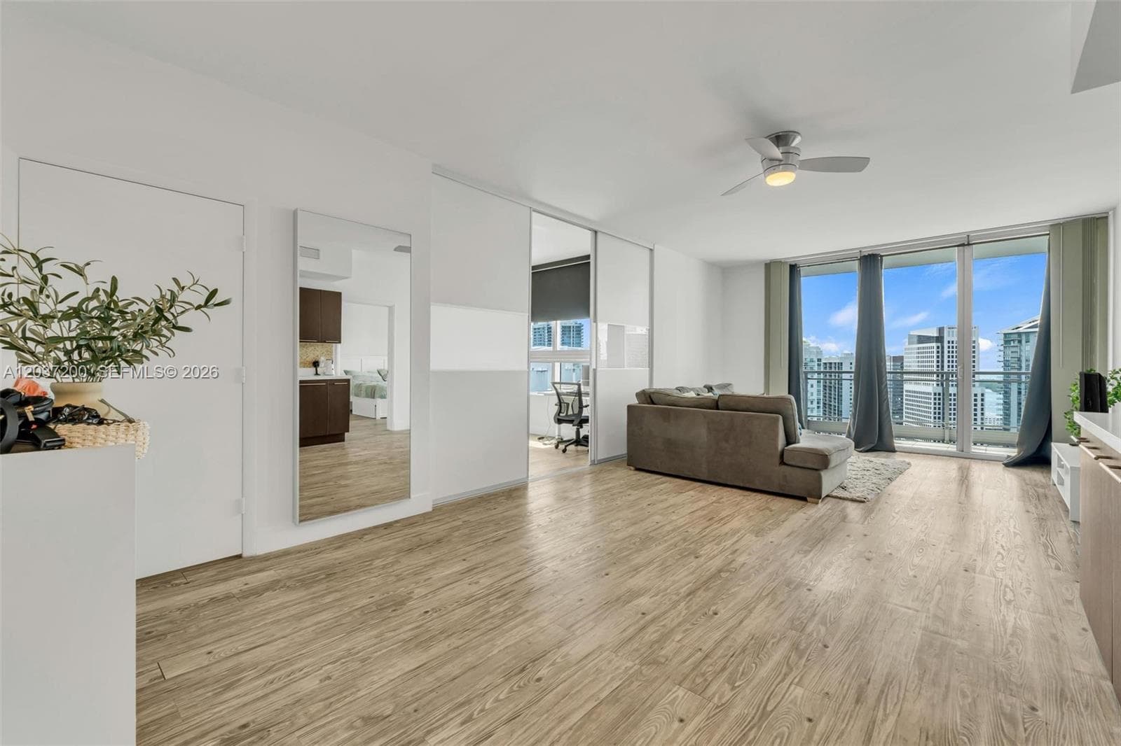 90 SW 3rd St 4303 photo 8
