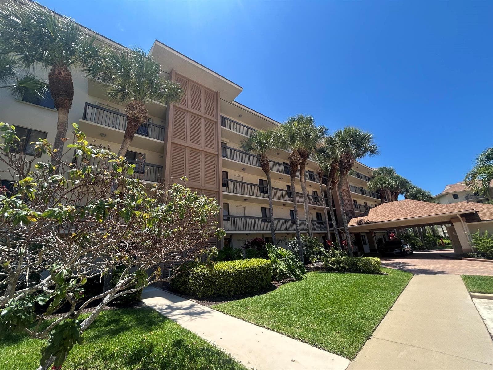 1901 Marina Isle Way 302 photo 1