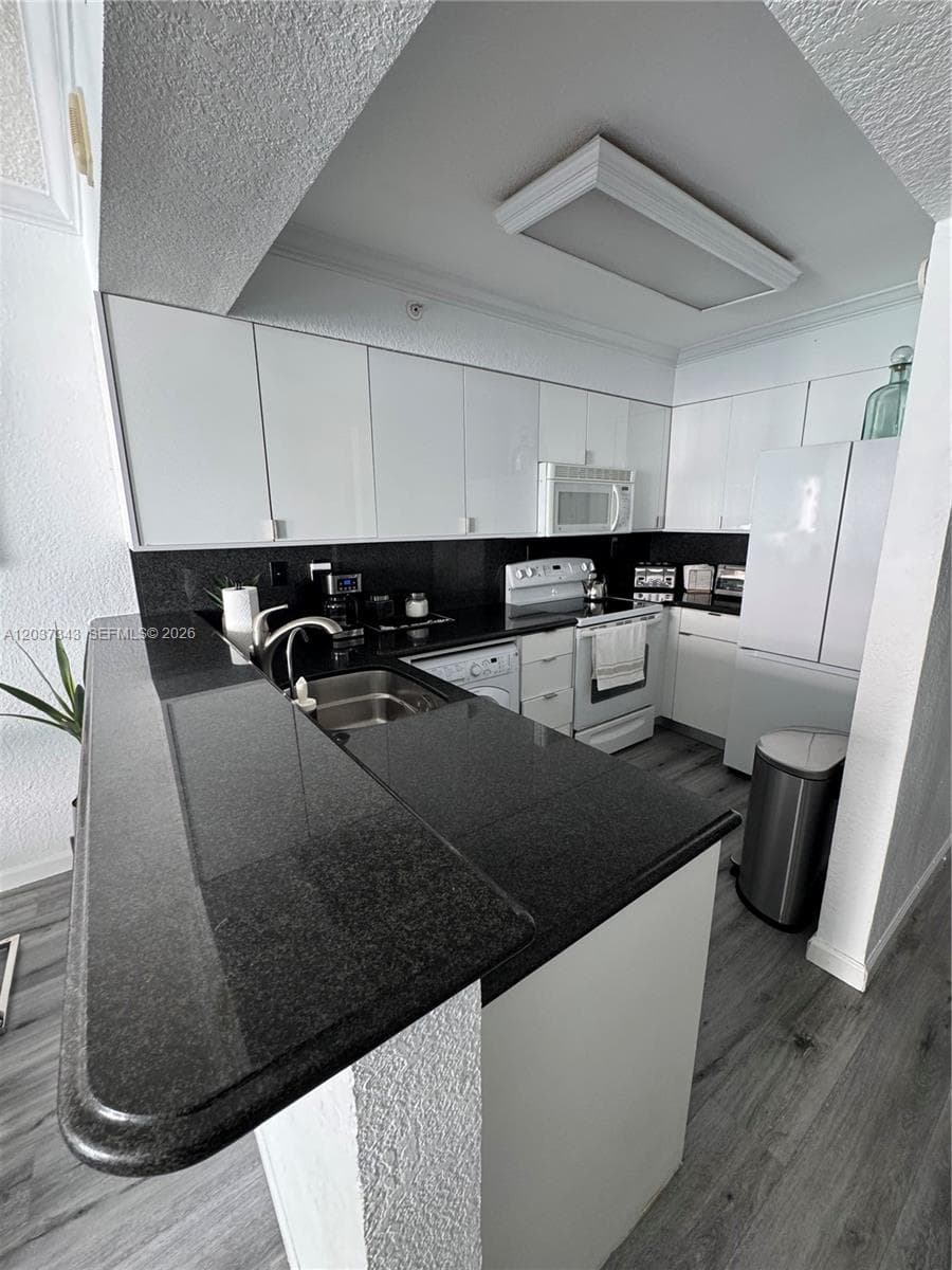 2501 S Ocean Dr 1105 photo 5