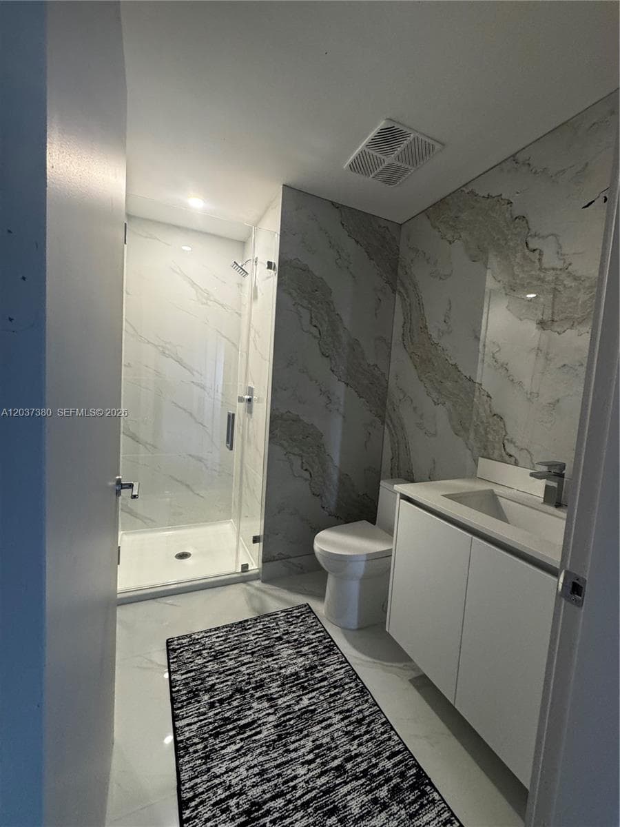 711 NE 23 2206 photo 18