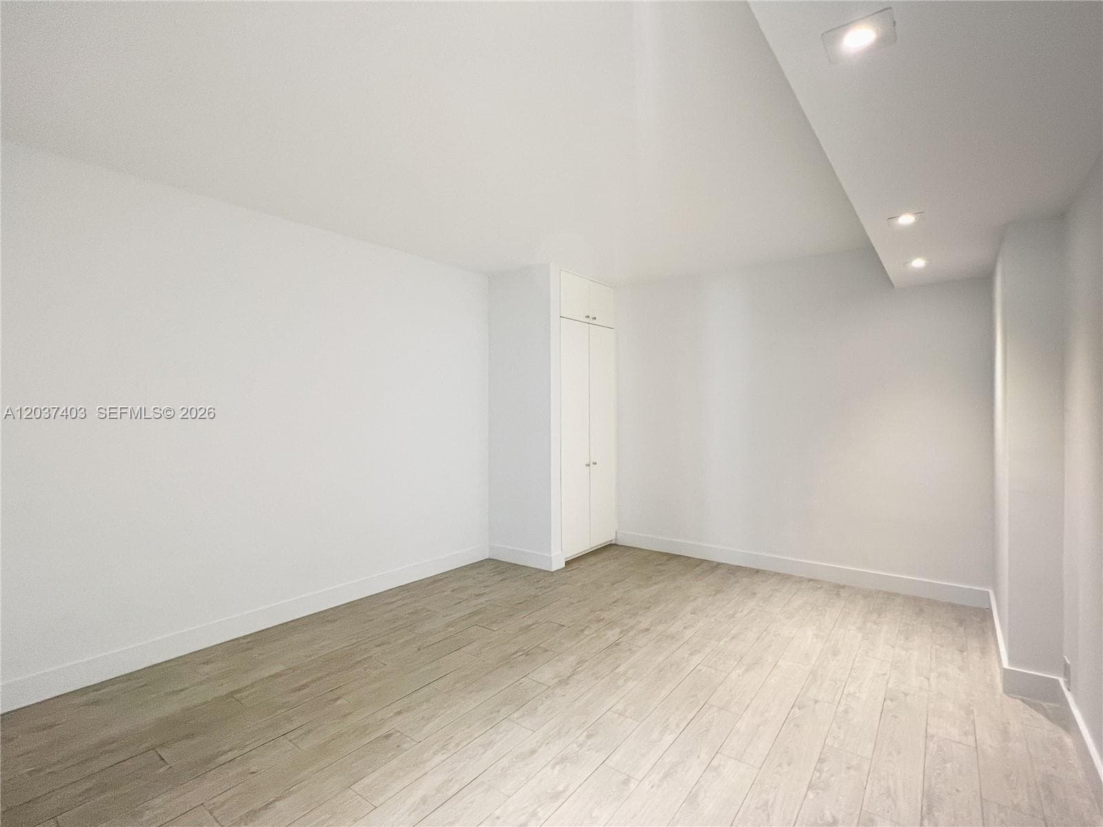 242 photo 13